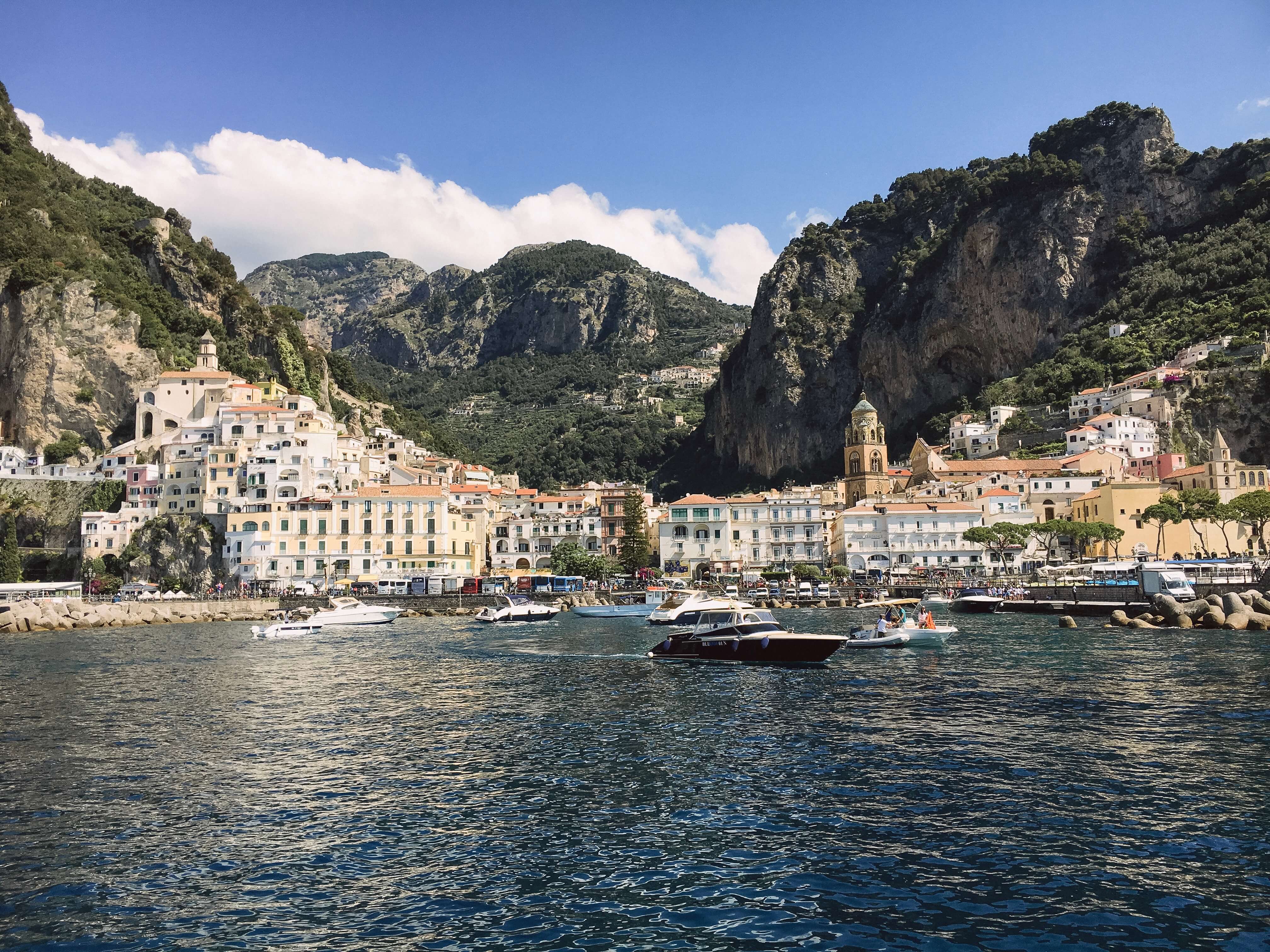 how to get to the amalfi coast from naples