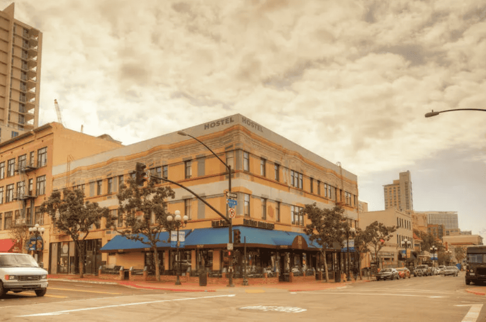 HI San Diego - Downtown san diego solo travel